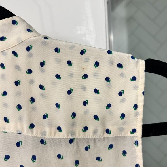 Fossil Off-white Sleeveless Blouse with Blue/Green Pattern - Picture 3 of 4